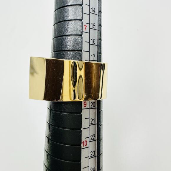 Versace Statement Band Ring Size 19/ US 8.5 Gold Tone Greca Icon Logo NIB - Picture 7 of 8